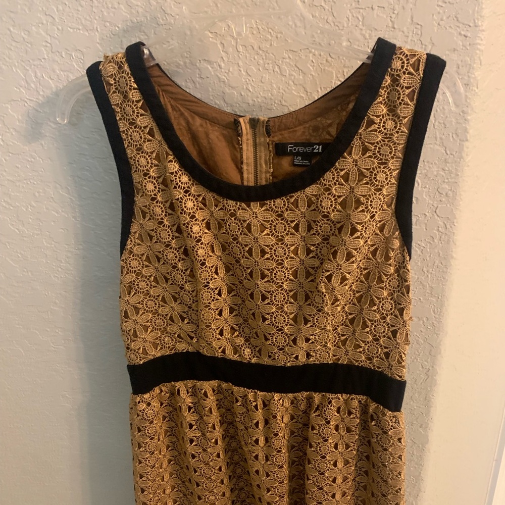 Precious Forever 21 short dress, fits great, worn only twice.